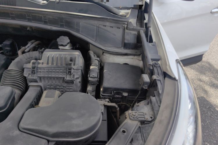 Used Hyundai Santa Fe 2013 Revised Version 2.4L Automatic All-Wheel Drive Smart Type Engine Bay Left