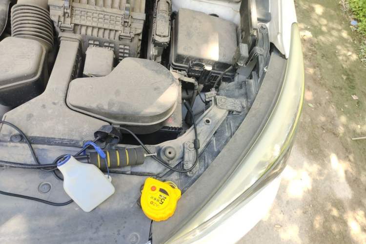 Used Hyundai Santa Fe 2013 2.4L Automatic Two-Wheel Drive Smart Version Engine Bay Left