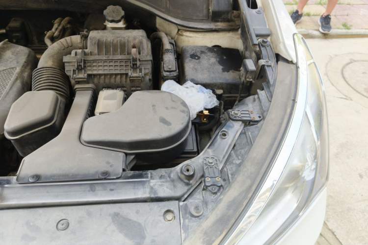 Used Hyundai Santa Fe 2013 2.4L Automatic Two-Wheel Drive Smart Version Engine Bay Left