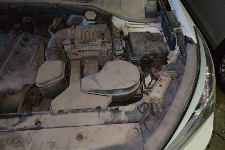 Used Hyundai Santa Fe 2013 2.4L Automatic 2WD Comfort Edition Engine Bay Left