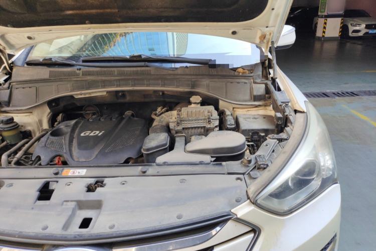Used Hyundai Santa Fe 2013 2.4L Automatic 2WD Comfort Edition Engine Bay Left