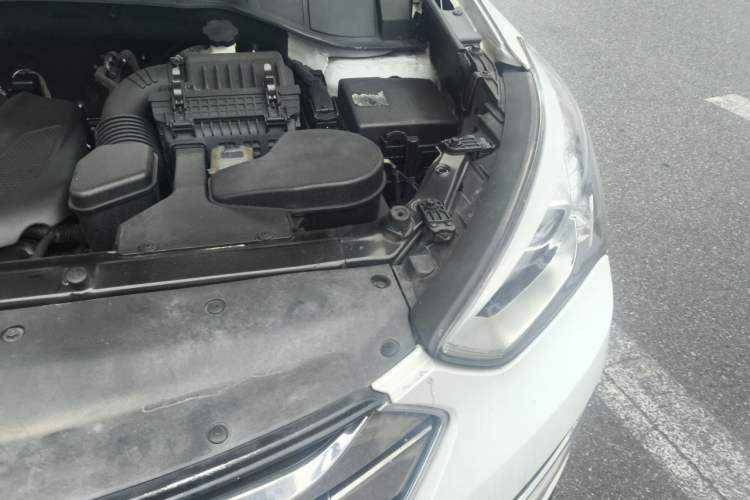 Used Hyundai Santa Fe 2013 2.4L Automatic Two-Wheel Drive Smart Version Engine Bay Left