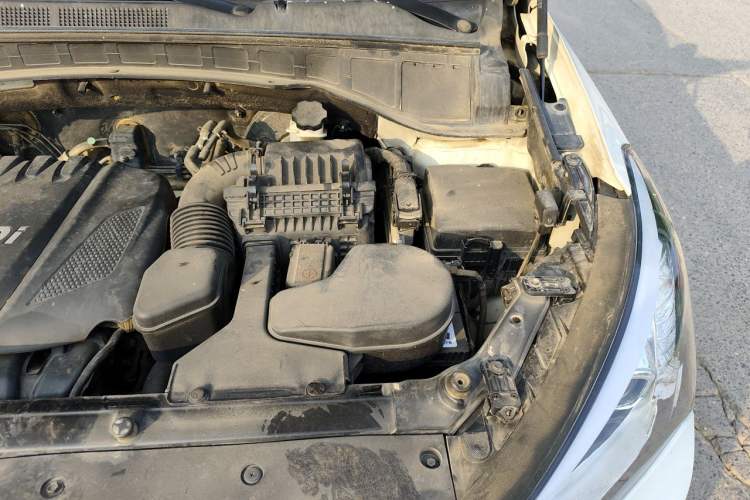 Used Hyundai Santa Fe 2013 2.4L Automatic Two-Wheel Drive Smart Version Engine Bay Left