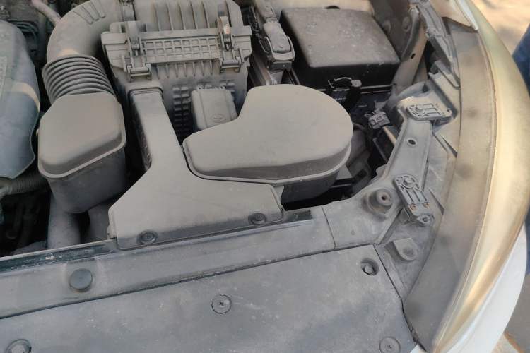 Used Hyundai Santa Fe 2013 2.4L Automatic 2WD Comfort Edition Engine Bay Left