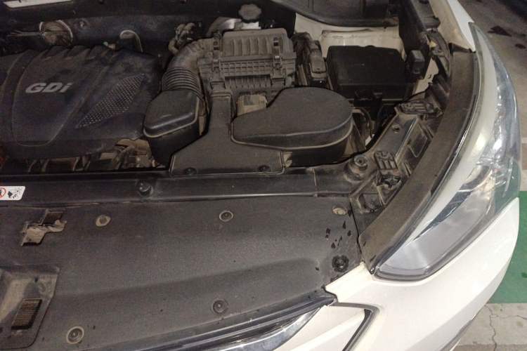 Used Hyundai Santa Fe 2013 2.4L Automatic 2WD Comfort Edition Engine Bay Left