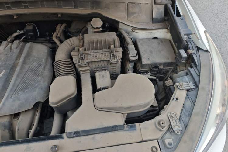 Used Hyundai Santa Fe 2013 Revised Version 2.4L Automatic All-Wheel Drive Smart Type Engine Bay Left