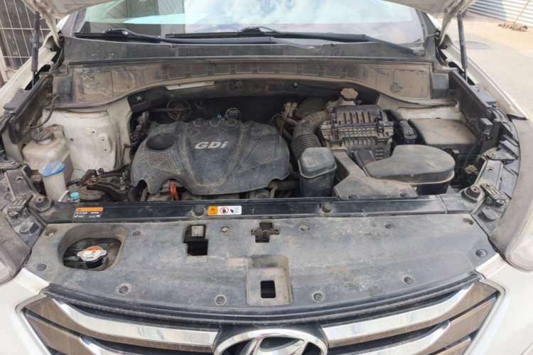 Used Hyundai Santa Fe 2013 2.4L Automatic Two-Wheel Drive Smart Version Engine Bay