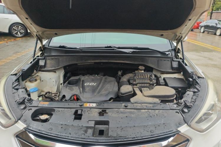 Used Hyundai Santa Fe 2013 2.4L Automatic 4x4 Prestige Edition Engine Bay