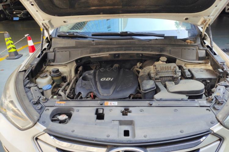 Used Hyundai Santa Fe 2013 2.4L Automatic 2WD Comfort Edition Engine Bay