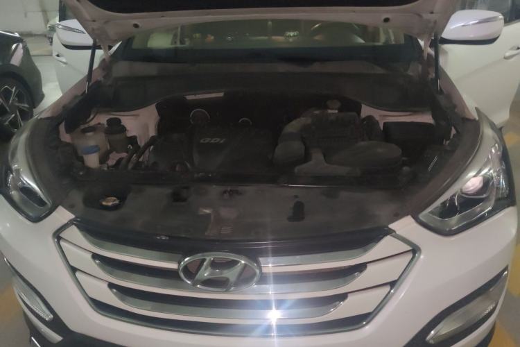 Used Hyundai Santa Fe 2013 2.4L Automatic 2WD Comfort Edition Engine Bay