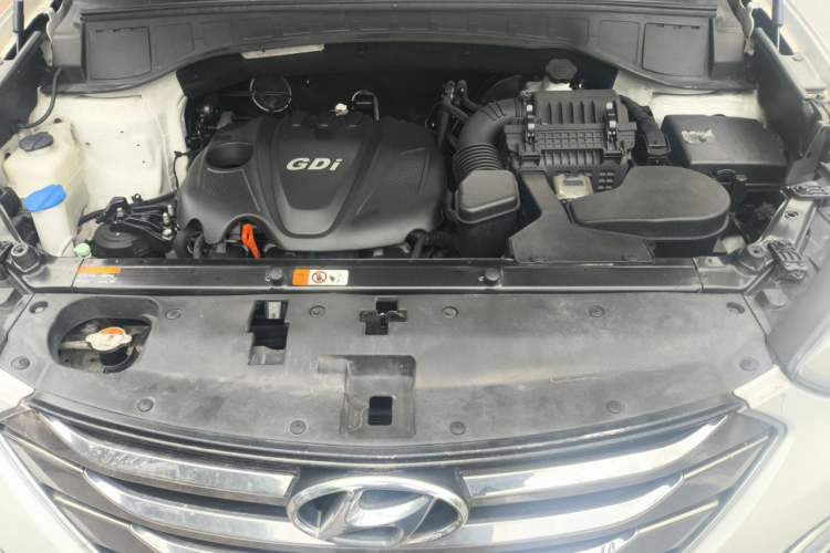 Used Hyundai Santa Fe 2013 2.4L Automatic Two-Wheel Drive Smart Version Engine Bay