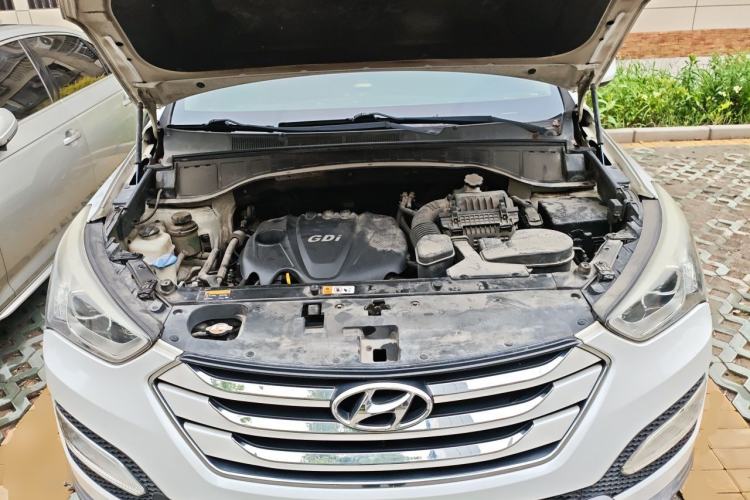 Used Hyundai Santa Fe 2013 2.4L Automatic 2WD Comfort Edition Engine Bay