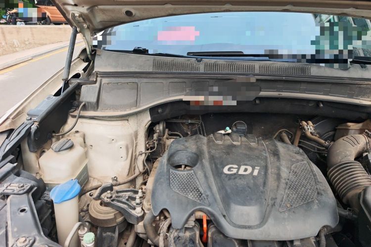 Used Hyundai Santa Fe 2013 Revised Version 2.4L Automatic All-Wheel Drive Luxury Trim Engine Bay Right