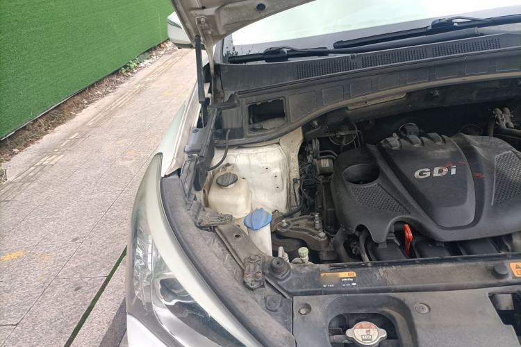 Used Hyundai Santa Fe 2013 2.4L Automatic Two-Wheel Drive Smart Version Engine Bay Right