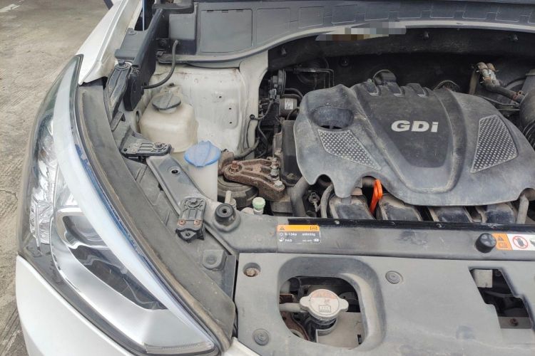 Used Hyundai Santa Fe 2013 2.4L Automatic Two-Wheel Drive Smart Version Engine Bay Right
