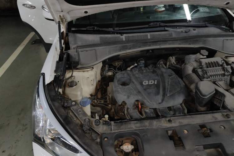 Used Hyundai Santa Fe 2013 2.4L Automatic Two-Wheel Drive Smart Version Engine Bay Right