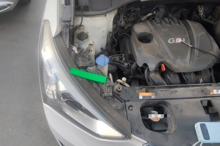 Used Hyundai Santa Fe 2013 2.4L Automatic 4x4 Smart Version Engine Bay Right