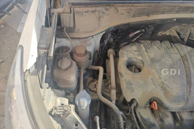 Used Hyundai Santa Fe 2013 2.4L Automatic 4x4 Comfort Edition Engine Bay Right