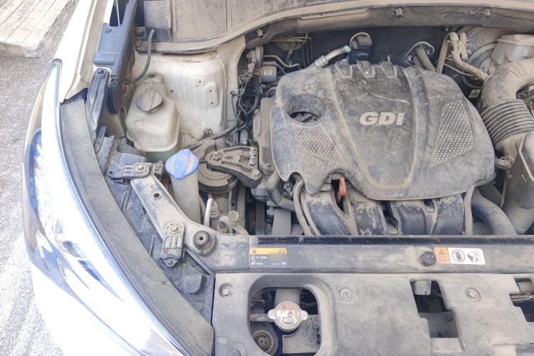 Used Hyundai Santa Fe 2013 2.4L Automatic Two-Wheel Drive Smart Version Engine Bay Right