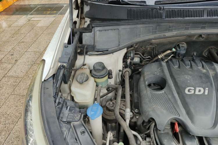 Used Hyundai Santa Fe 2013 2.4L Automatic 2WD Comfort Edition Engine Bay Right