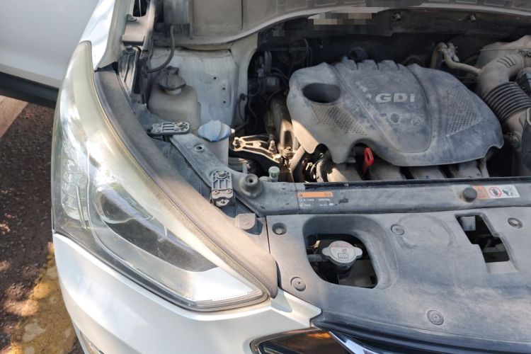 Used Hyundai Santa Fe 2013 2.4L Automatic Two-Wheel Drive Smart Version Engine Bay Right
