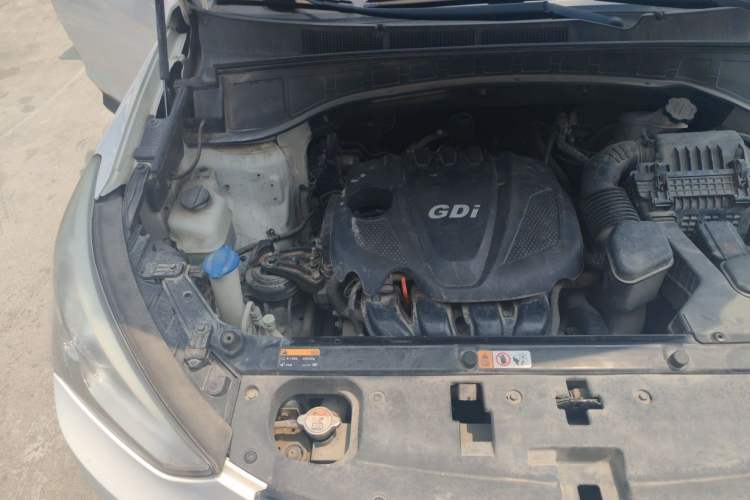 Used Hyundai Santa Fe 2013 2.4L Automatic Two-Wheel Drive Smart Version Engine Bay Right