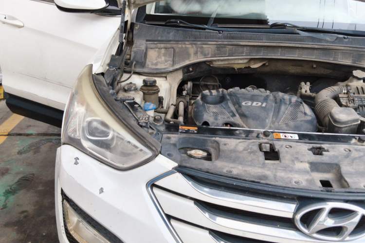 Used Hyundai Santa Fe 2013 2.4L Automatic 2WD Comfort Edition Engine Bay Right