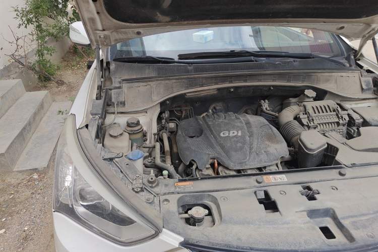 Used Hyundai Santa Fe 2013 2.4L Automatic 2WD Comfort Edition Engine Bay Right