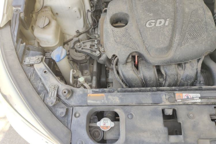Used Hyundai Santa Fe 2013 2.4L Automatic Two-Wheel Drive Smart Version Engine Bay Right