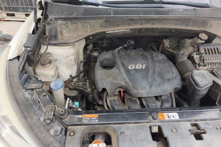 Used Hyundai Santa Fe 2013 2.4L Automatic Two-Wheel Drive Smart Version Engine Bay Right