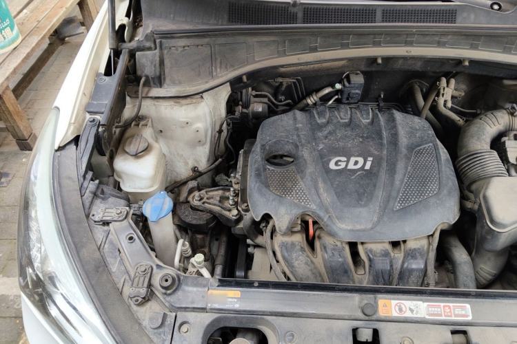 Used Hyundai Santa Fe 2013 2.4L Automatic Two-Wheel Drive Smart Version Engine Bay Right