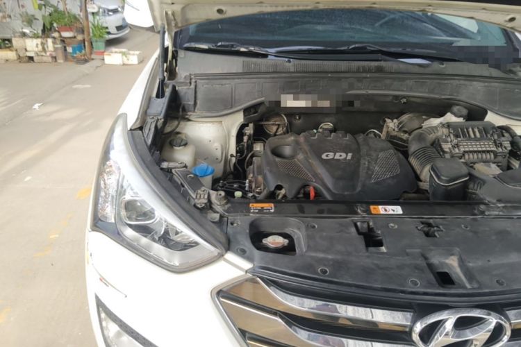 Used Hyundai Santa Fe 2013 2.4L Automatic Two-Wheel Drive Smart Version Engine Bay Right