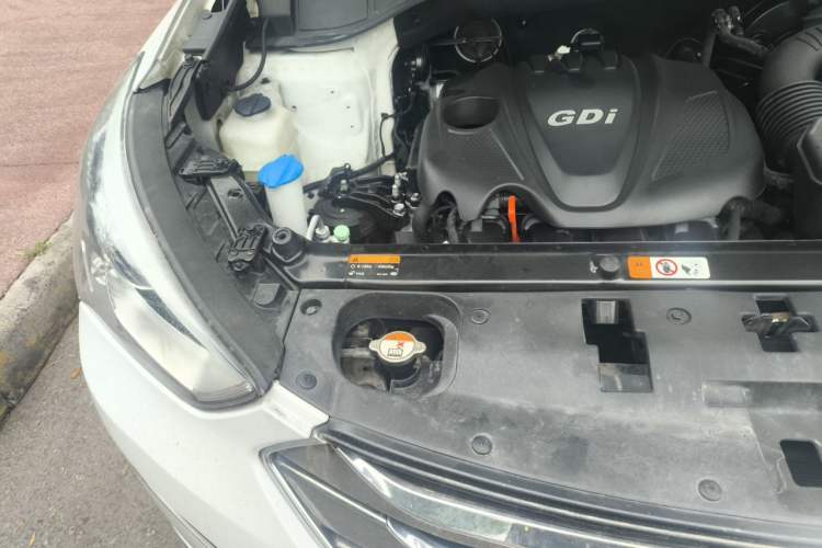 Used Hyundai Santa Fe 2013 2.4L Automatic Two-Wheel Drive Smart Version Engine Bay Right
