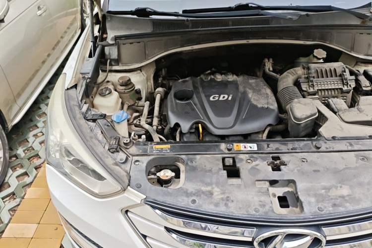 Used Hyundai Santa Fe 2013 2.4L Automatic 2WD Comfort Edition Engine Bay Right