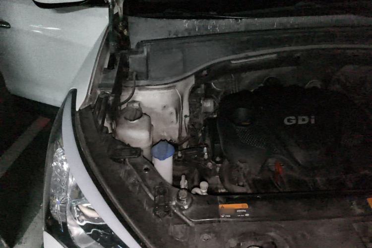 Used Hyundai Santa Fe 2013 2.4L Automatic Two-Wheel Drive Smart Version Engine Bay Right