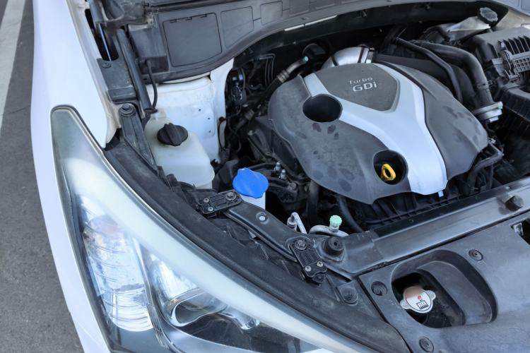 Used Hyundai Santa Fe 2013 2.0T Automatic All-Wheel Drive Prestige Version Engine Bay Right
