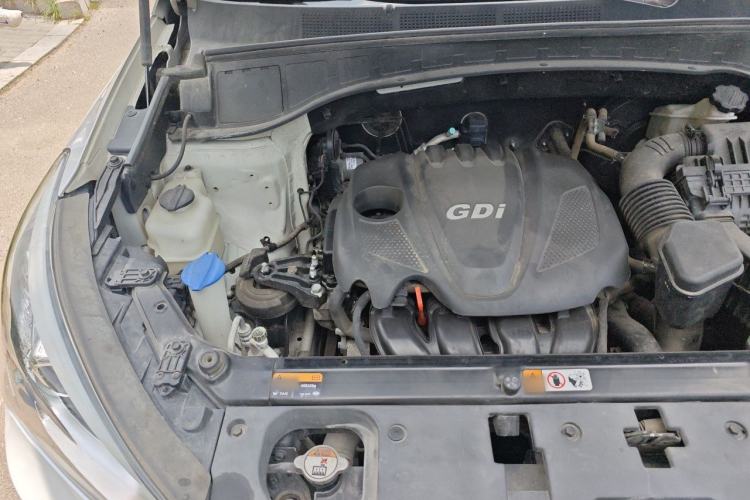 Used Hyundai Santa Fe 2013 Revised Version 2.4L Automatic All-Wheel Drive Smart Type Engine Bay Right