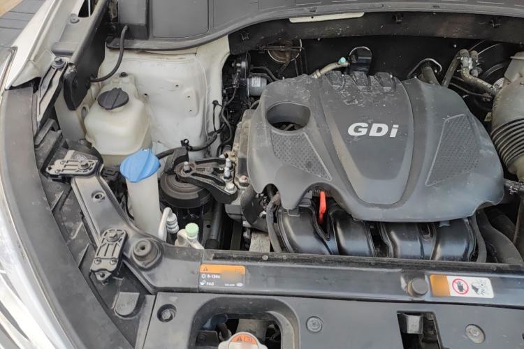 Used Hyundai Santa Fe 2013 Revised Version 2.4L Automatic All-Wheel Drive Smart Type Engine Bay Right