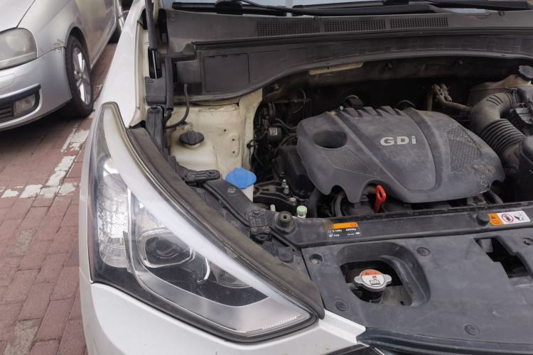 Used Hyundai Santa Fe 2013 2.4L Automatic Two-Wheel Drive Smart Version Engine Bay Right