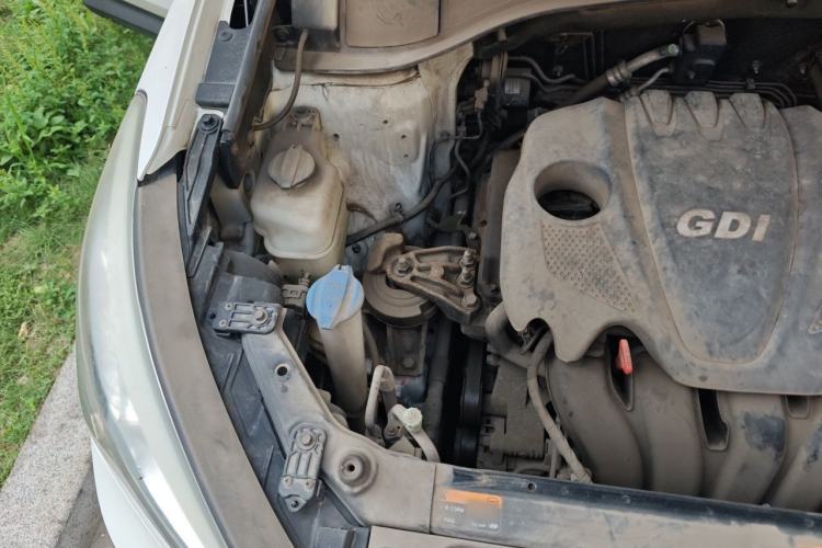 Used Hyundai Santa Fe 2013 Revised Version 2.4L Automatic All-Wheel Drive Smart Type Engine Bay Right
