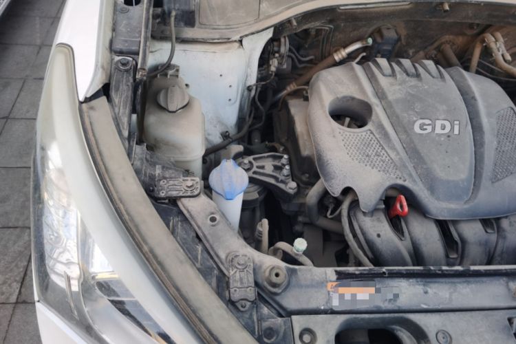 Used Hyundai Santa Fe 2013 2.4L Automatic Two-Wheel Drive Smart Version Engine Bay Right