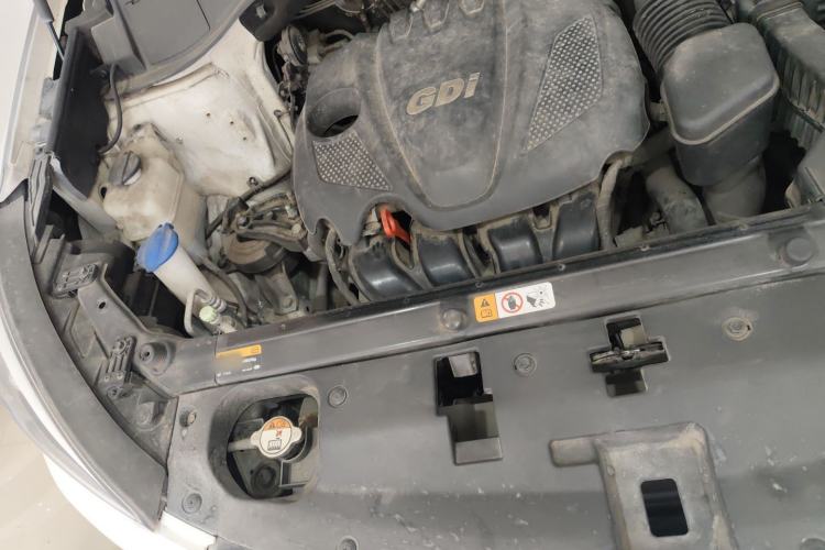 Used Hyundai Santa Fe 2013 2.4L Automatic Two-Wheel Drive Smart Version Engine Bay Right