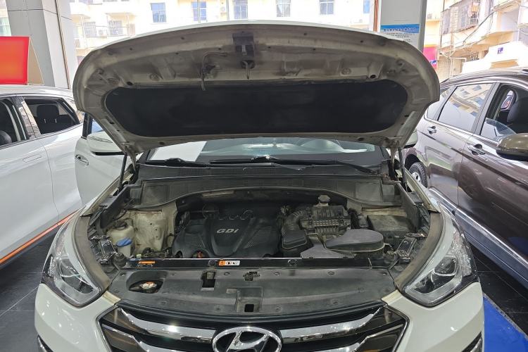 Used Hyundai Santa Fe 2013 2.4L Automatic Two-Wheel Drive Smart Version Engine Bay
