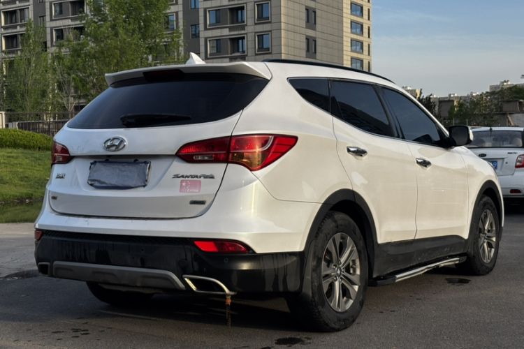 Used Hyundai Santa Fe 2013 Revised Version 2.4L Automatic All-Wheel Drive Smart Type Exterior 1