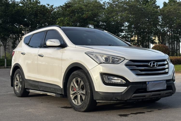 Used Hyundai Santa Fe 2013 Revised Version 2.4L Automatic All-Wheel Drive Smart Type Exterior 2