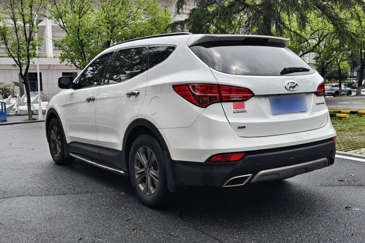 Used Hyundai Santa Fe 2013 2.4L Automatic Two-Wheel Drive Smart Version Exterior 3