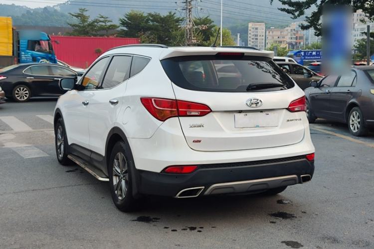 Used Hyundai Santa Fe 2013 2.4L Automatic Two-Wheel Drive Smart Version Exterior 4