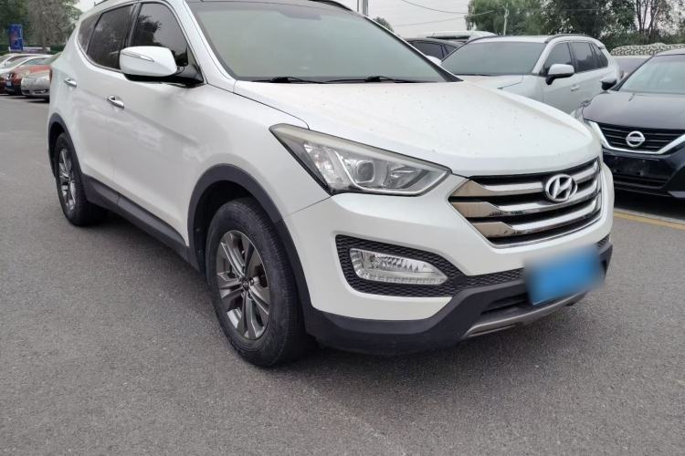Used Hyundai Santa Fe 2013 Revised Version 2.4L Automatic All-Wheel Drive Smart Type Exterior 4
