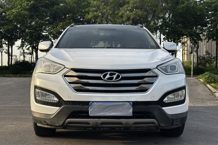 Used Hyundai Santa Fe 2013 Revised Version 2.4L Automatic All-Wheel Drive Smart Type Exterior 4