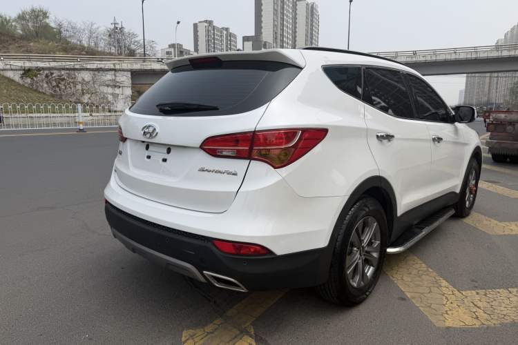 Used Hyundai Santa Fe 2013 2.4L Automatic Two-Wheel Drive Smart Version Exterior 5